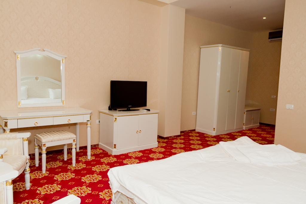 Complex Aristrocratos Hotel Мамая Екстериор снимка