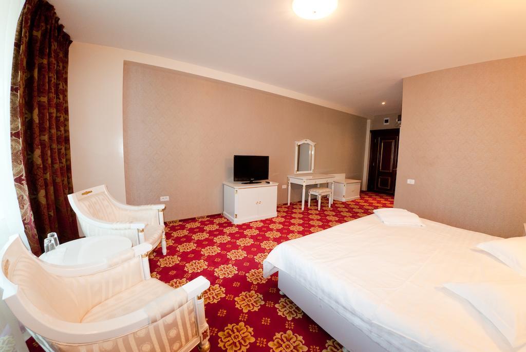 Complex Aristrocratos Hotel Мамая Екстериор снимка